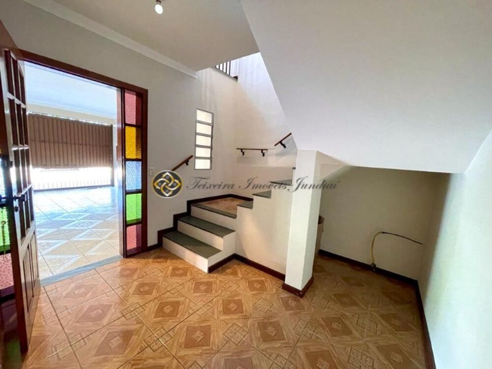Casa à venda com 3 quartos, 200m² - Foto 2
