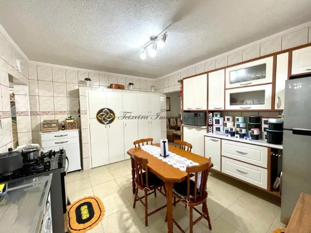 Casa, 3 quartos, 242 m² - Foto 6