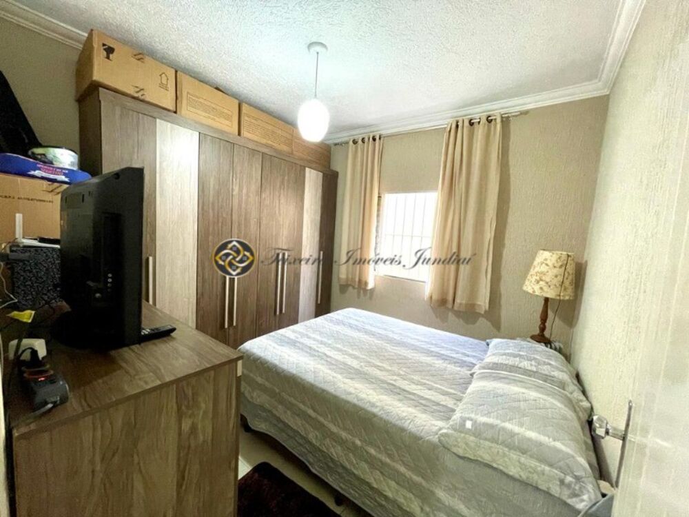 Casa, 3 quartos, 242 m² - Foto 1