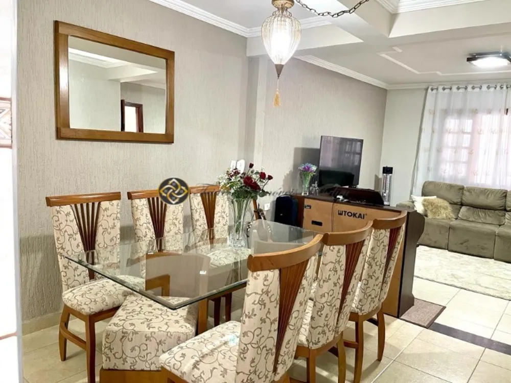 Casa, 3 quartos, 242 m² - Foto 1