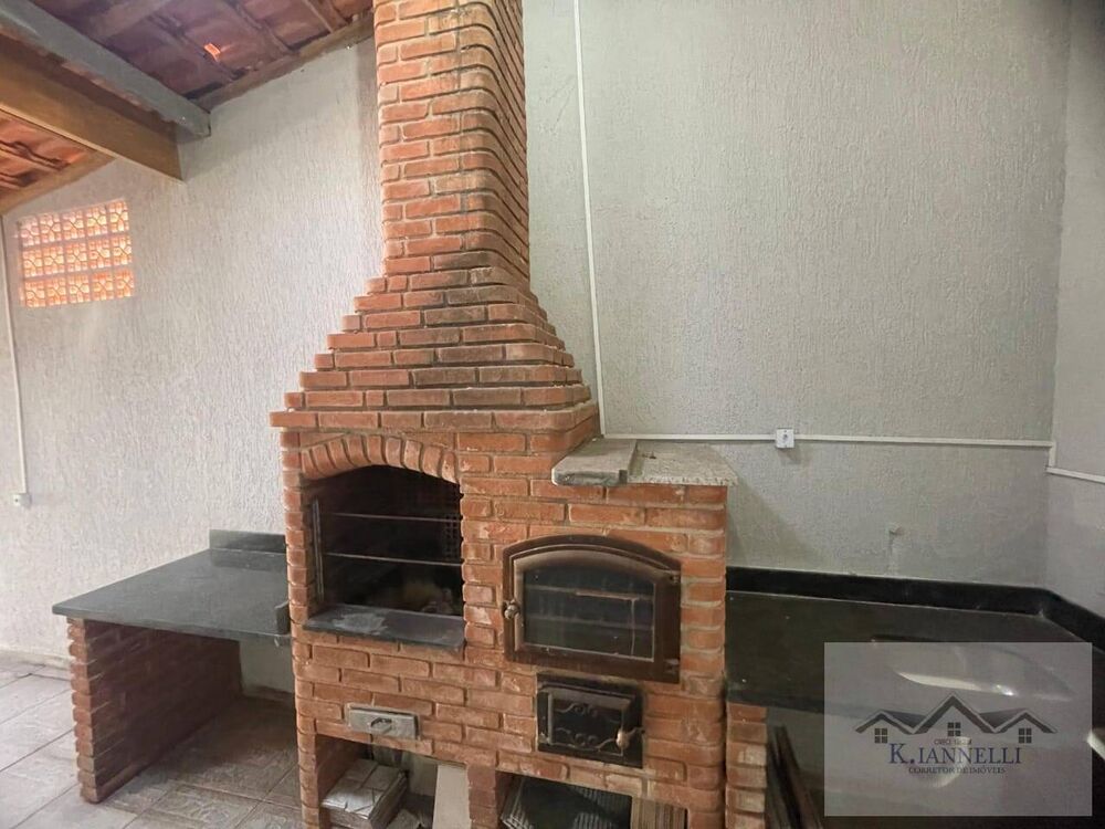 Casa, 3 quartos, 212 m² - Foto 1