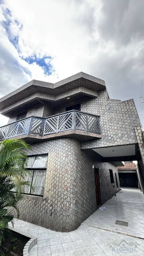 Casa, 3 quartos, 250 m² - Foto 1