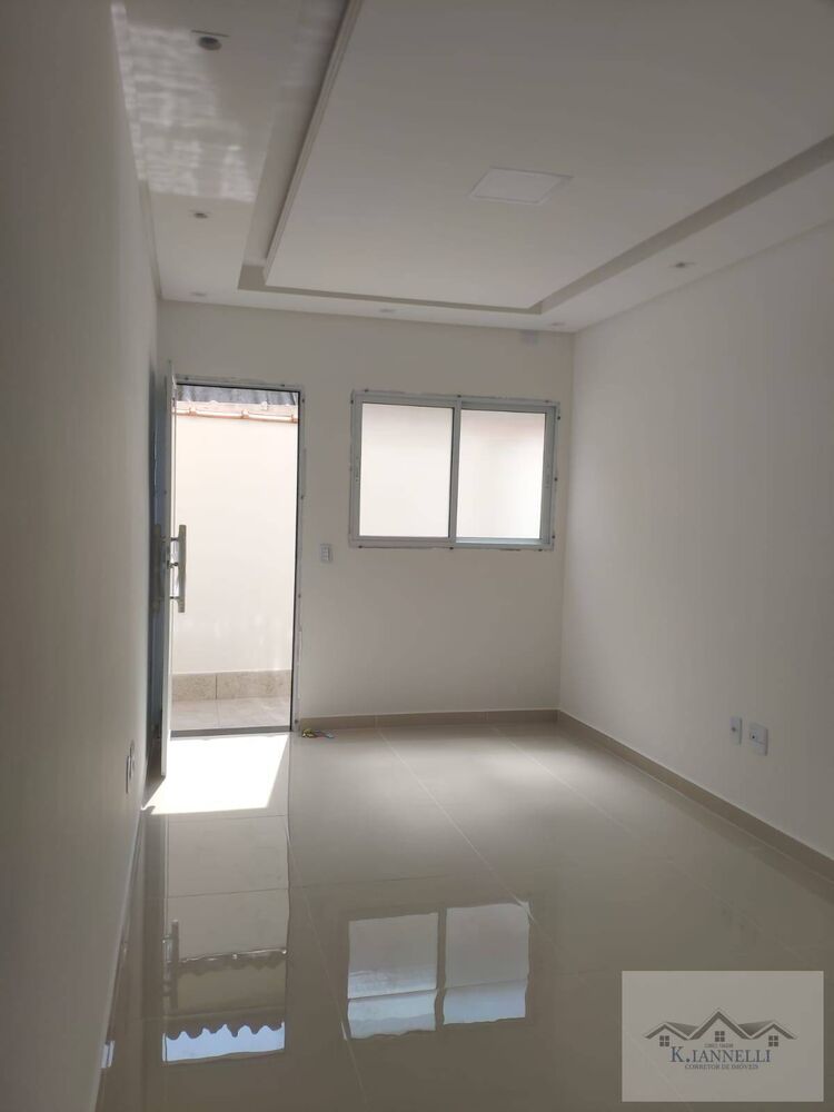 Casa à venda com 2 quartos, 55m² - Foto 2