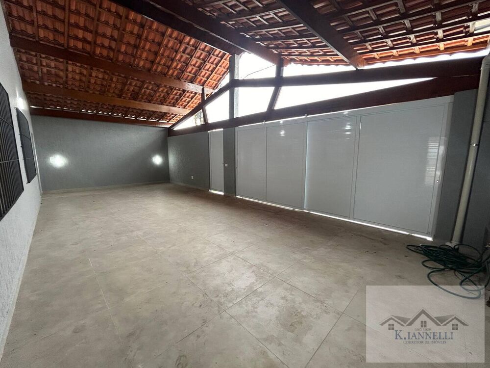 Casa, 4 quartos, 190 m² - Foto 1