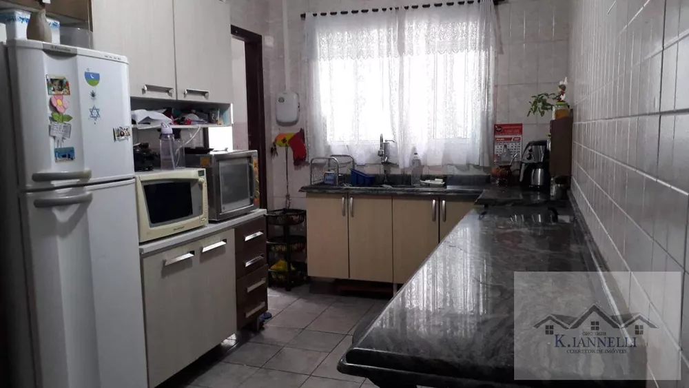 Casa à venda com 3 quartos, 200m² - Foto 3