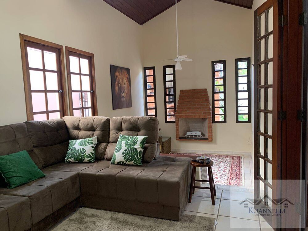 Casa, 4 quartos, 220 m² - Foto 1