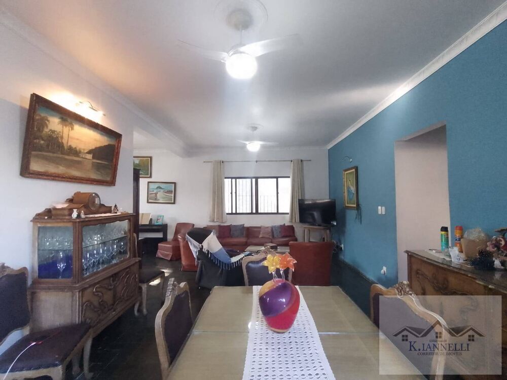 Casa, 4 quartos, 162 m² - Foto 1