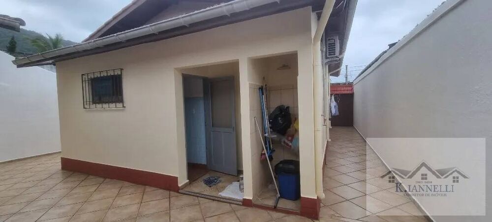 Casa à venda com 4 quartos, 251m² - Foto 1