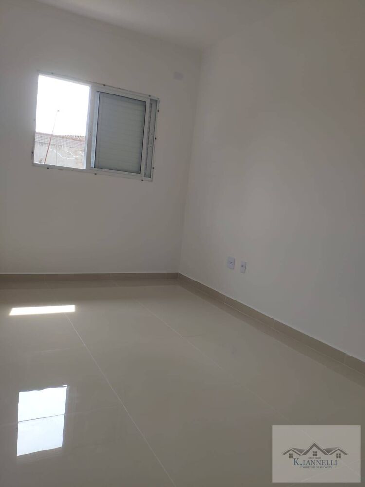 Casa à venda com 2 quartos, 60m² - Foto 2