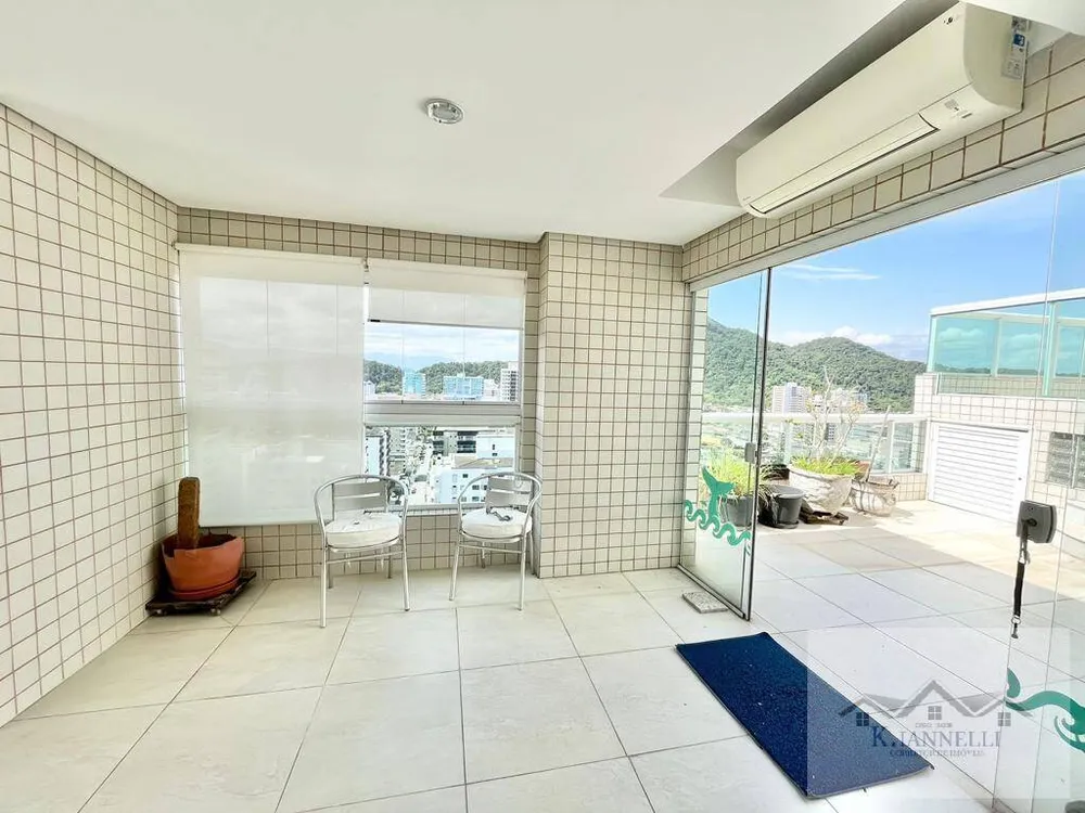 Cobertura, 3 quartos, 225 m² - Foto 2
