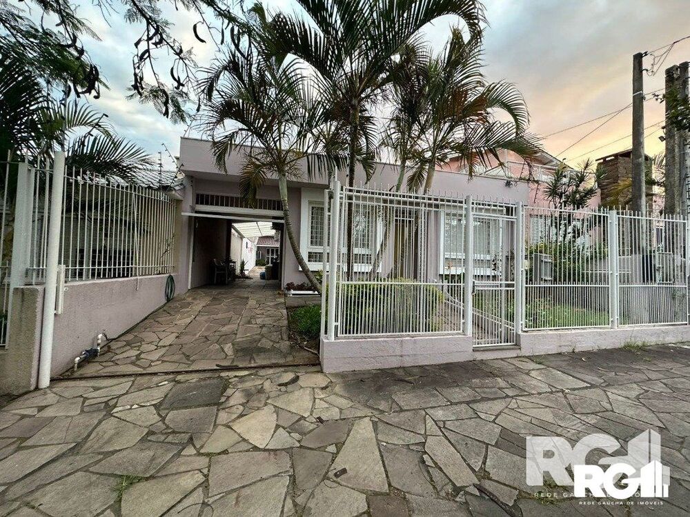 Casa à venda com 3 quartos, 165m² - Foto 1