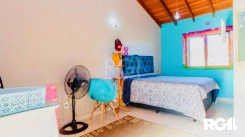 Casa à venda com 3 quartos, 120m² - Foto 1