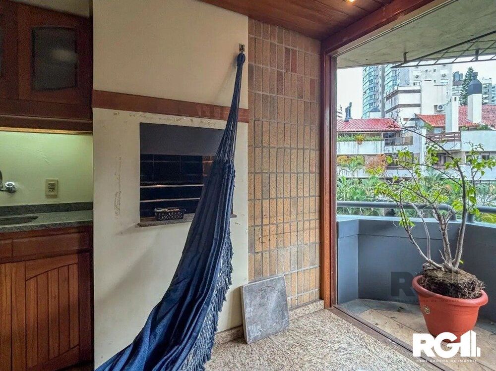 Apartamento à venda com 3 quartos, 142m² - Foto 2
