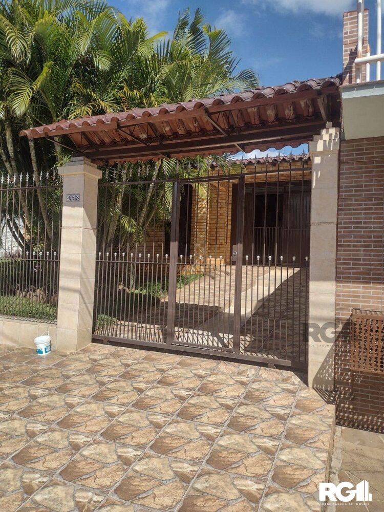 Casa à venda com 2 quartos, 100m² - Foto 1