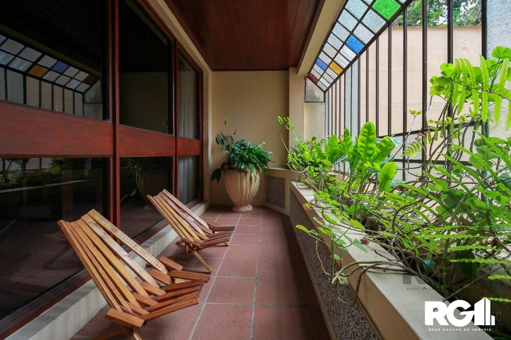 Apartamento à venda com 3 quartos, 142m² - Foto 2
