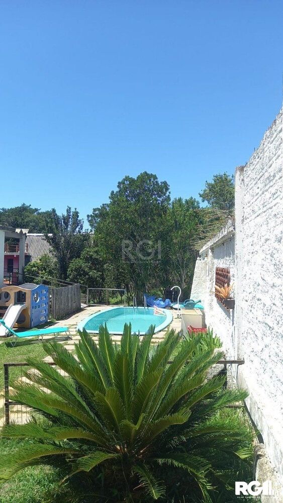 Casa à venda com 3 quartos, 220m² - Foto 1