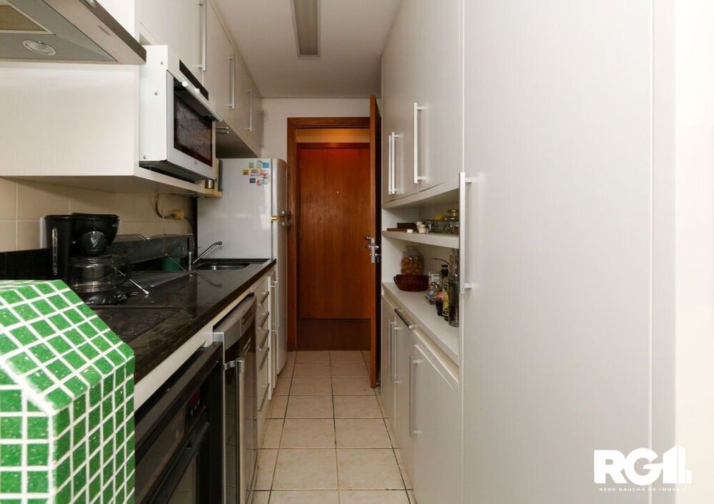 Apartamento à venda com 2 quartos, 67m² - Foto 2