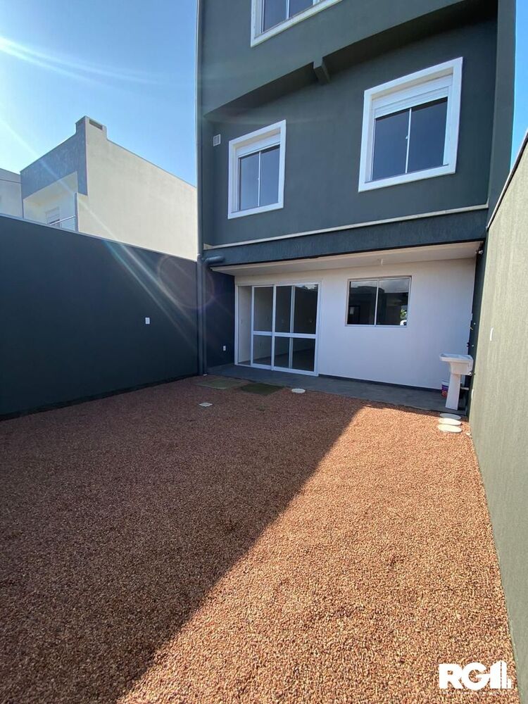 Casa à venda com 2 quartos, 54m² - Foto 1