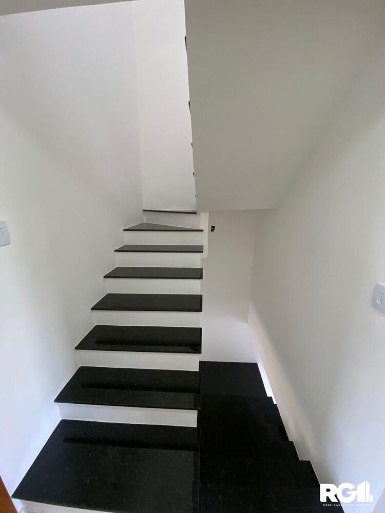 Casa à venda com 2 quartos, 54m² - Foto 2