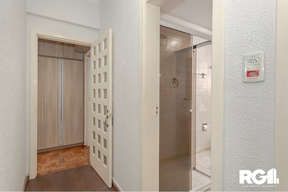 Apartamento à venda com 3 quartos, 128m² - Foto 2