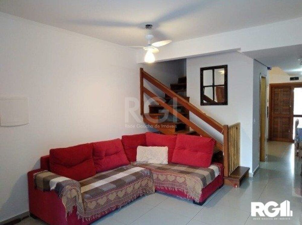 Casa à venda com 4 quartos, 100m² - Foto 1