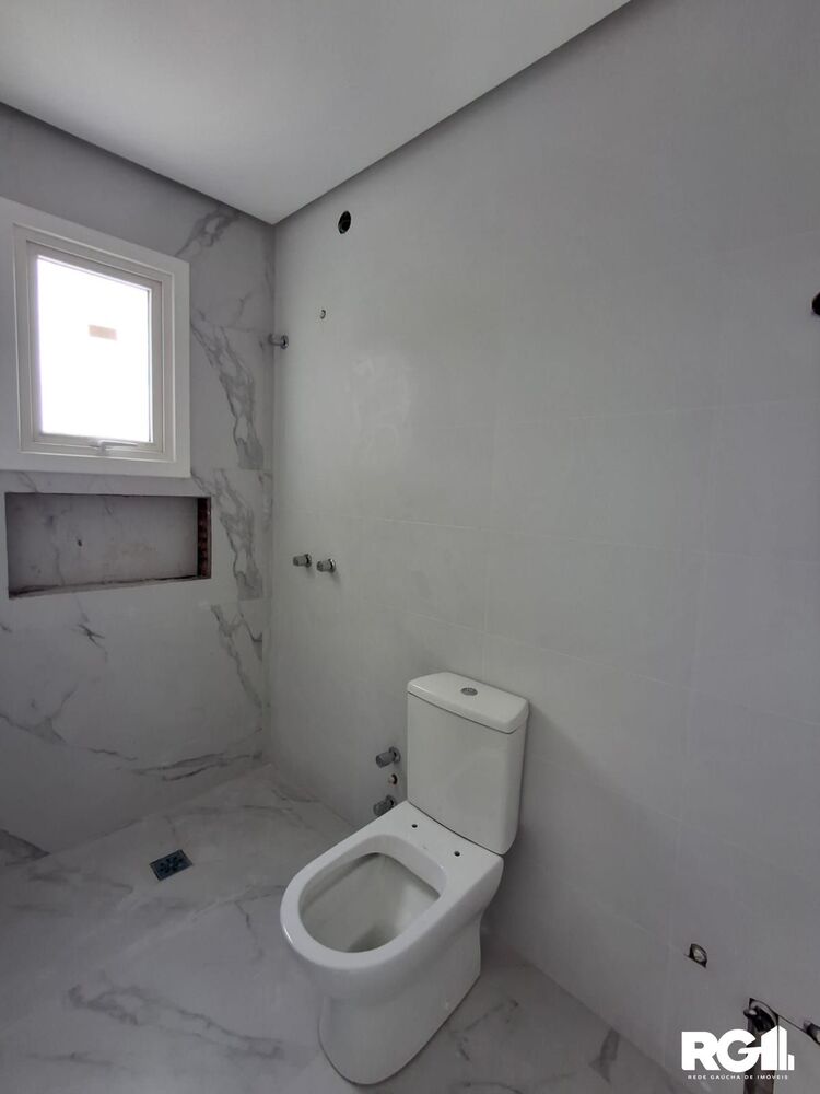 Casa à venda com 3 quartos, 96m² - Foto 1