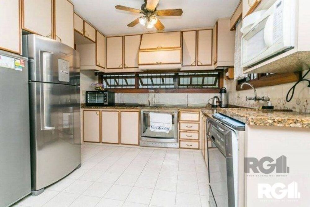 Casa à venda com 4 quartos, 341m² - Foto 11