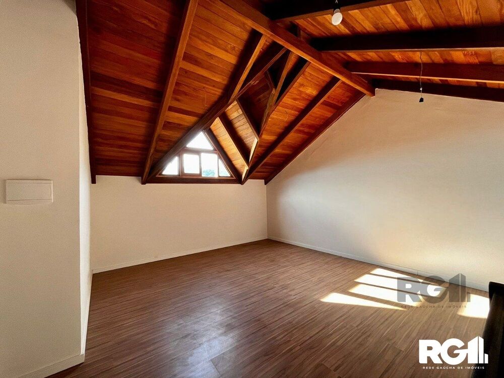 Casa à venda com 3 quartos, 240m² - Foto 3