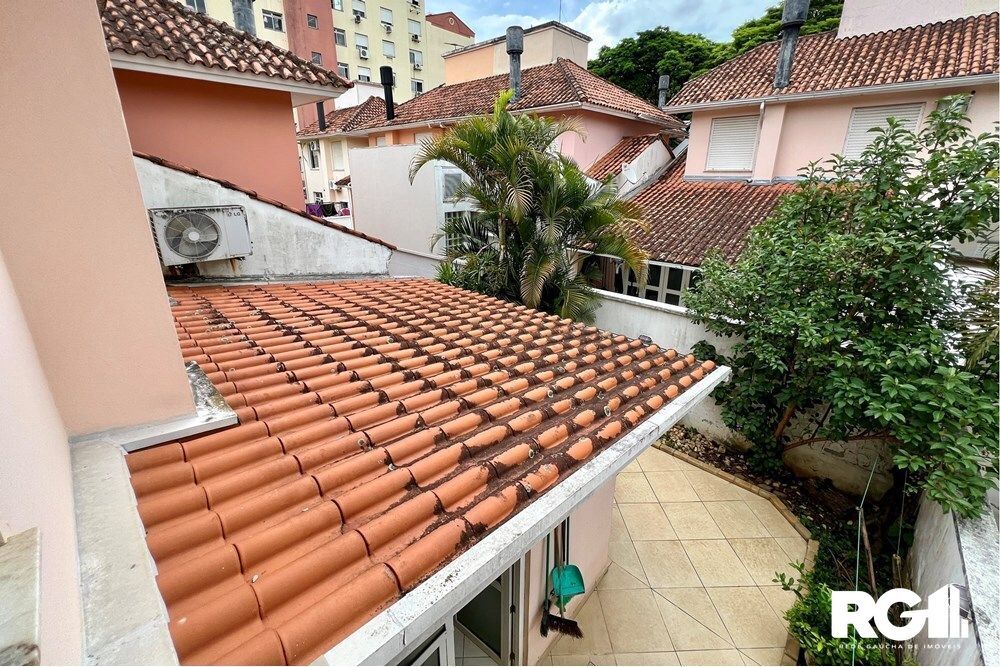 Casa à venda com 3 quartos, 130m² - Foto 1