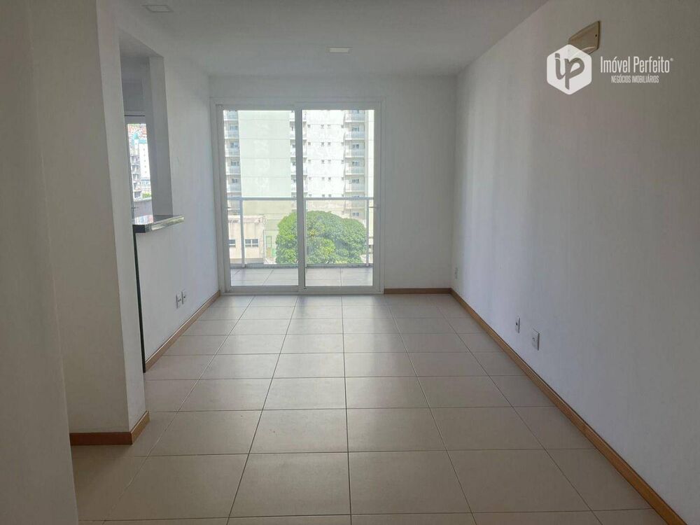 Apartamento à venda com 2 quartos, 62m² - Foto 1