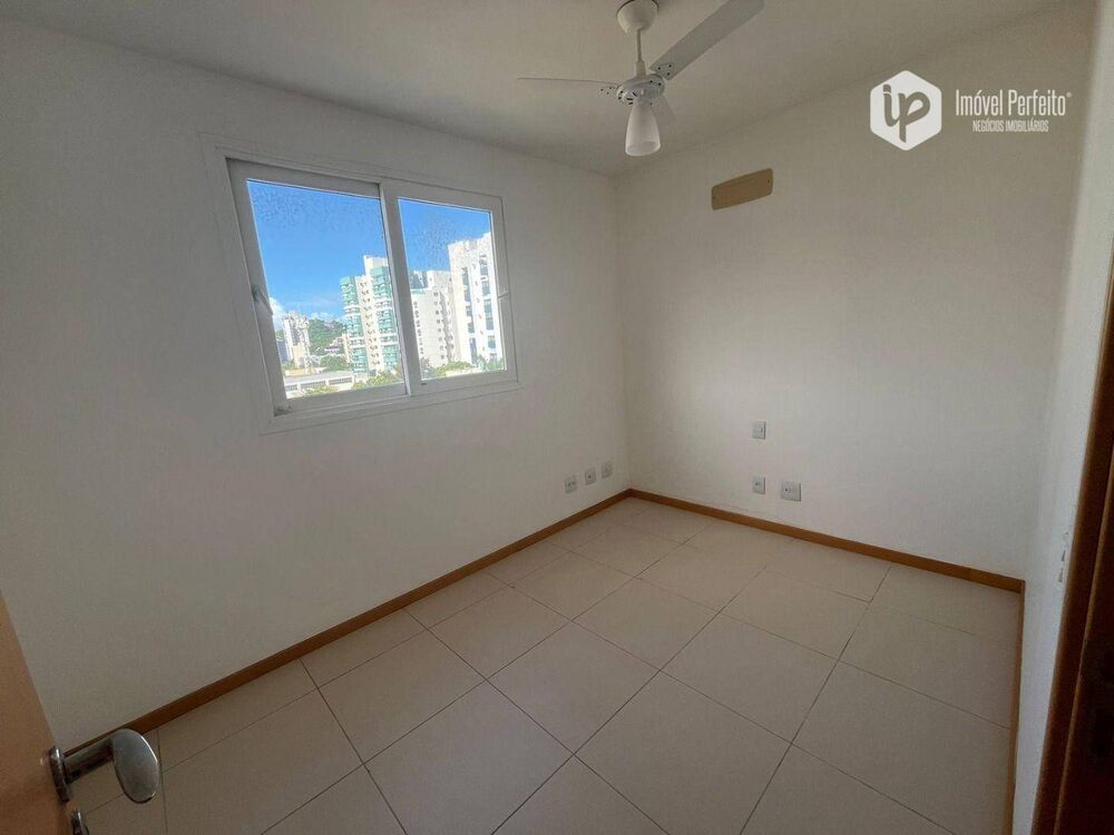 Apartamento à venda com 2 quartos, 62m² - Foto 2