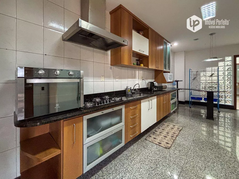 Casa, 5 quartos, 310 m² - Foto 3