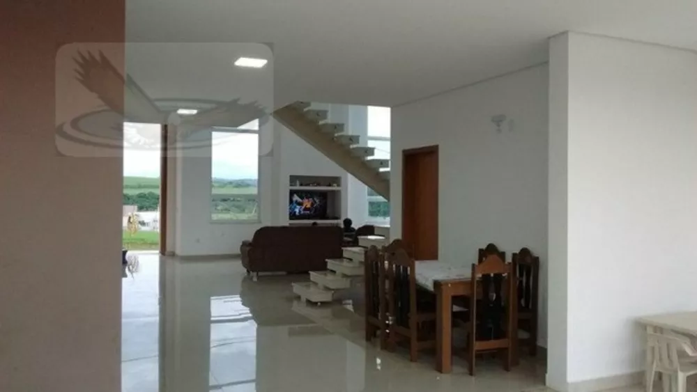 Casa à venda com 4 quartos, 330m² - Foto 2