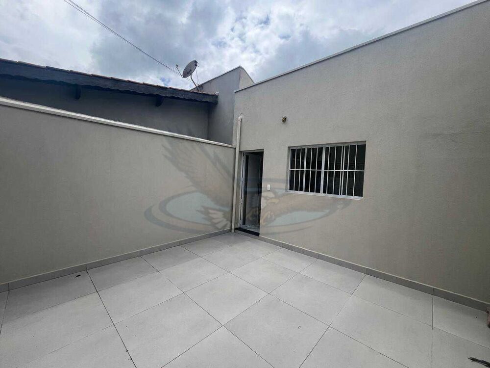 Casa para alugar com 2 quartos, 80m² - Foto 2