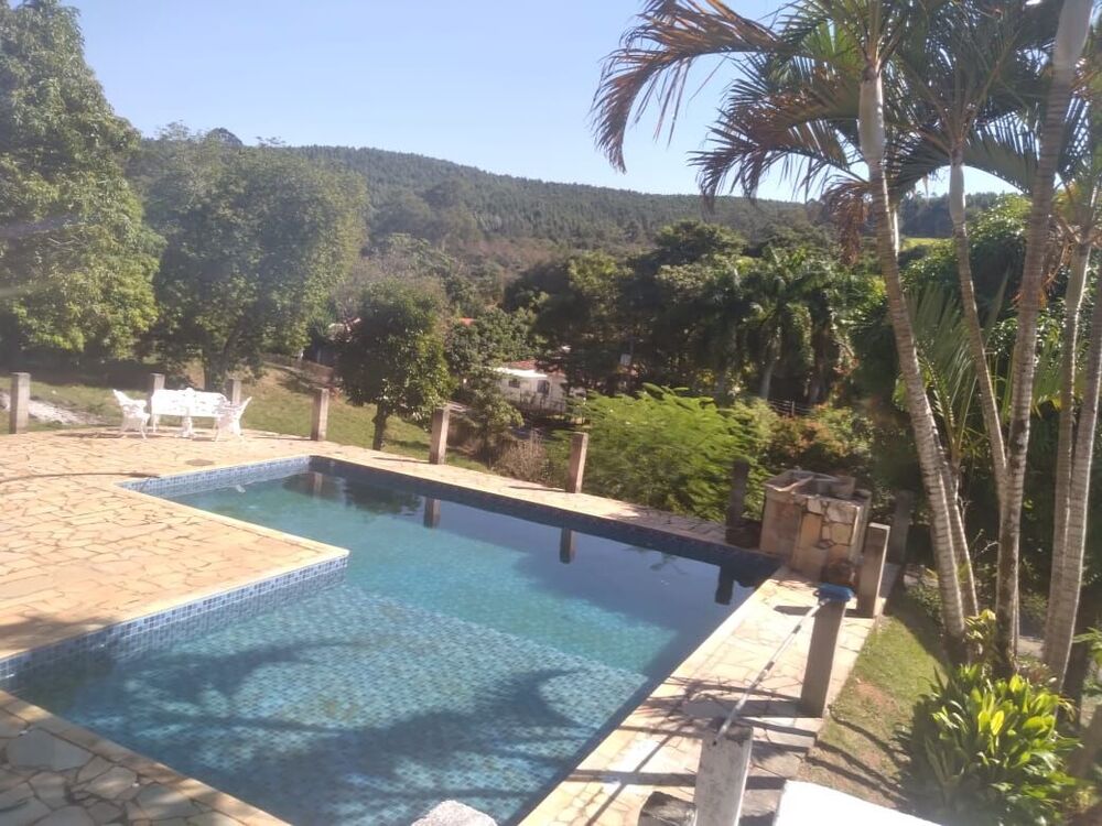 Chácara à venda com 3 quartos, 1331m² - Foto 1