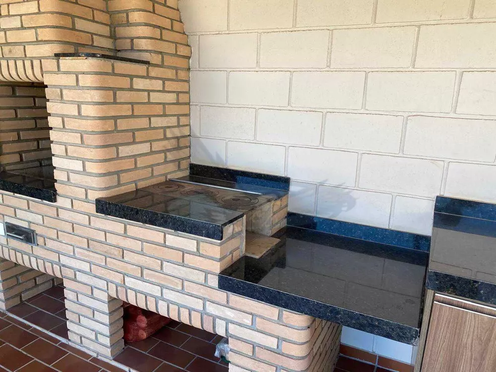 Casa, 4 quartos, 244 m² - Foto 1