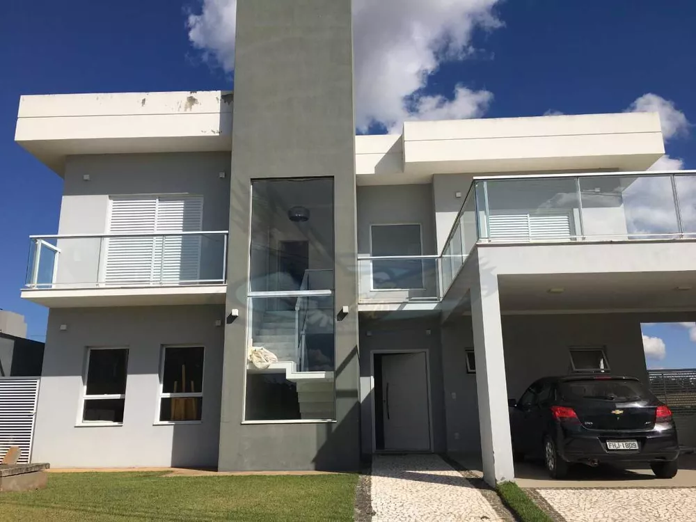 Casa, 3 quartos, 239 m² - Foto 1