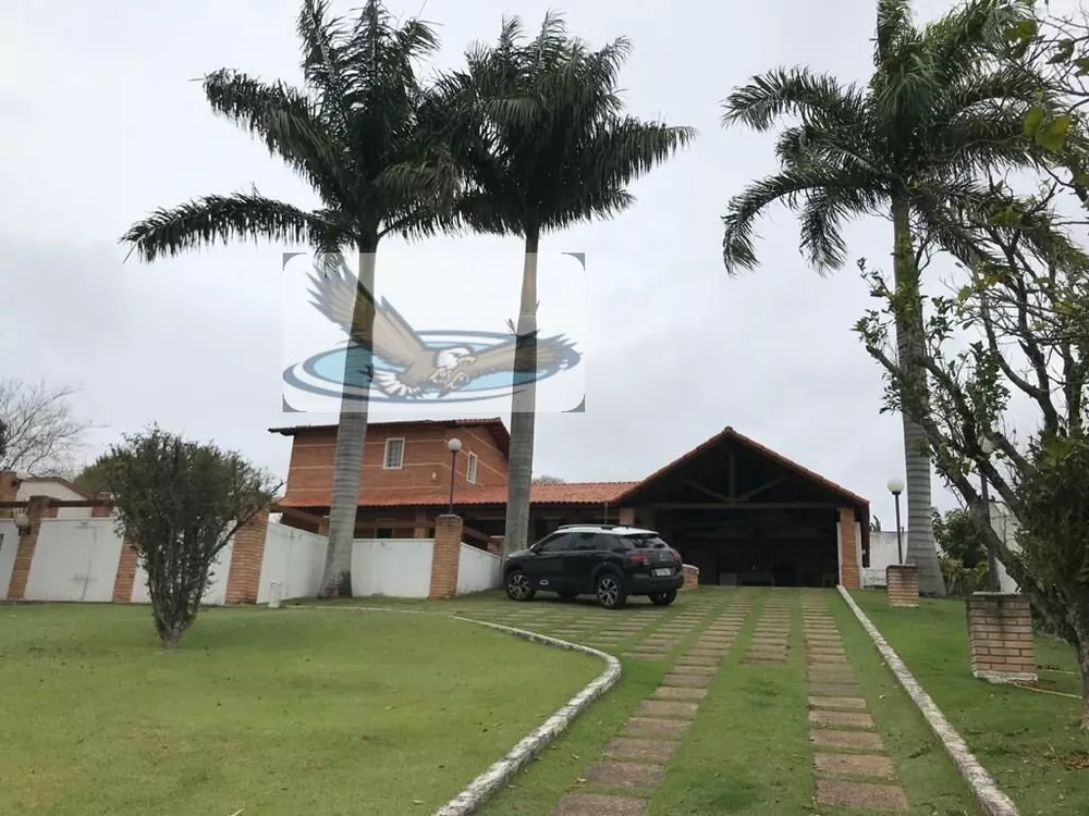 Casa de Condomínio para alugar com 4 quartos, 405m² - Foto 1