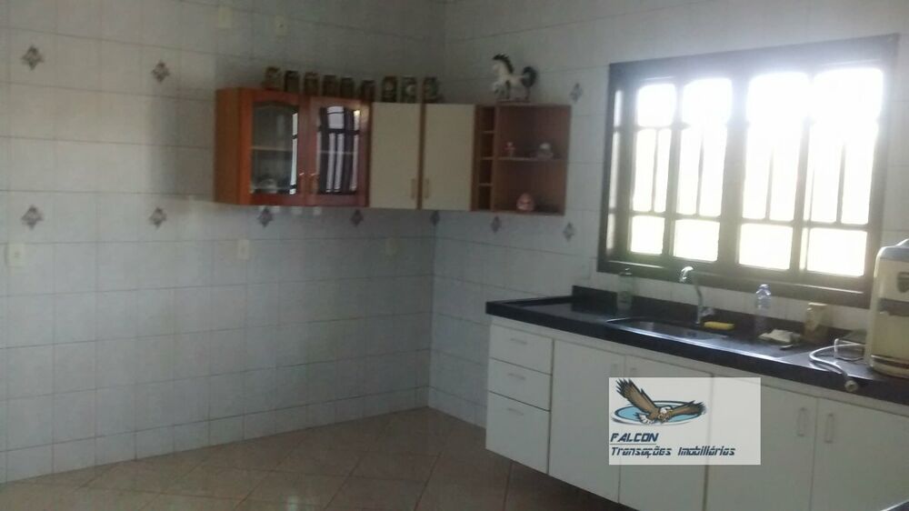 Fazenda à venda com 5 quartos, 1000m² - Foto 3