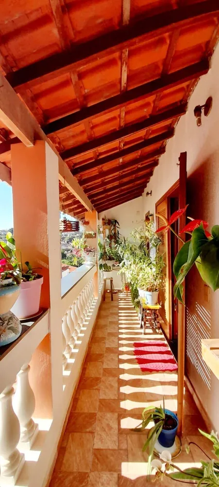 Casa, 3 quartos, 251 m² - Foto 1