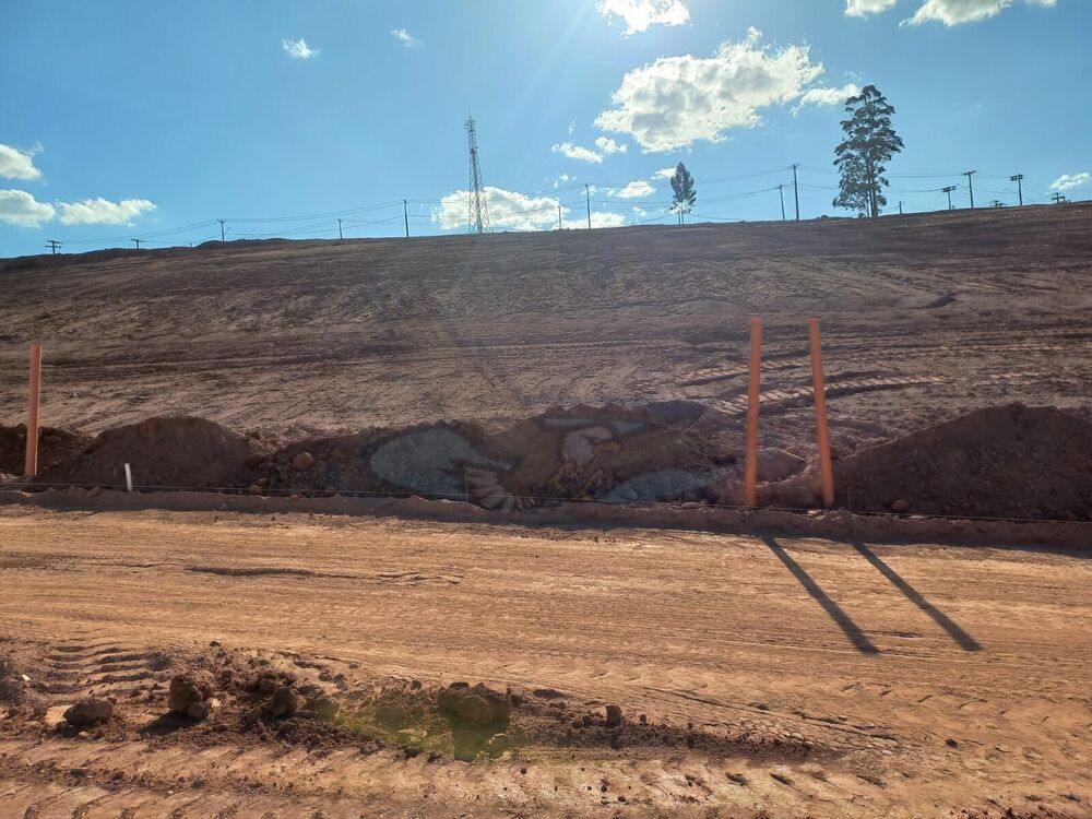Terreno à venda, 250m² - Foto 1