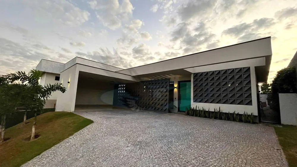 Casa, 3 quartos, 221 m² - Foto 1