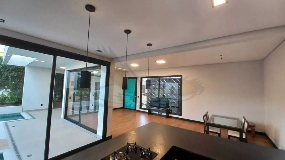 Casa, 3 quartos, 221 m² - Foto 2