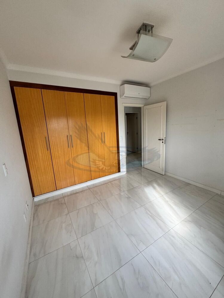 Apartamento para alugar com 3 quartos, 243m² - Foto 4
