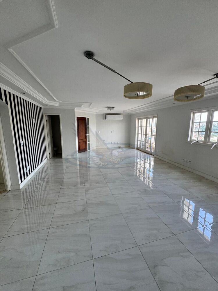 Apartamento para alugar com 3 quartos, 243m² - Foto 2