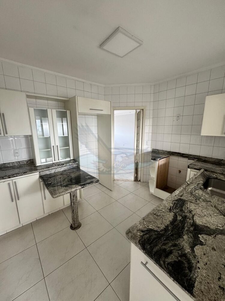Apartamento para alugar com 3 quartos, 243m² - Foto 15