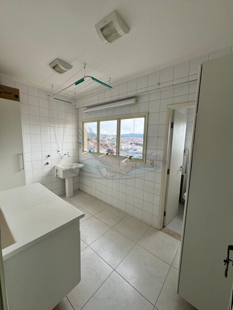 Apartamento para alugar com 3 quartos, 243m² - Foto 14