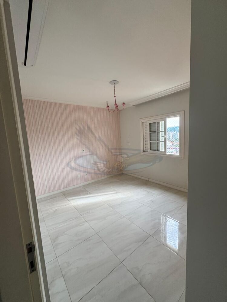 Apartamento para alugar com 3 quartos, 243m² - Foto 6