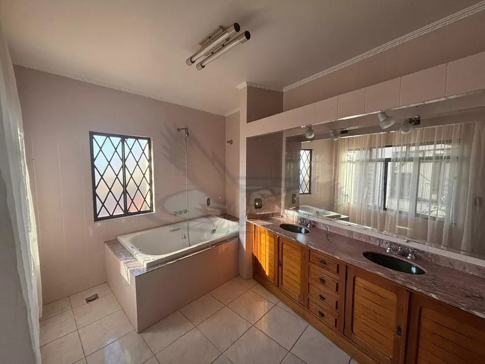 Sobrado, 4 quartos, 377 m² - Foto 2