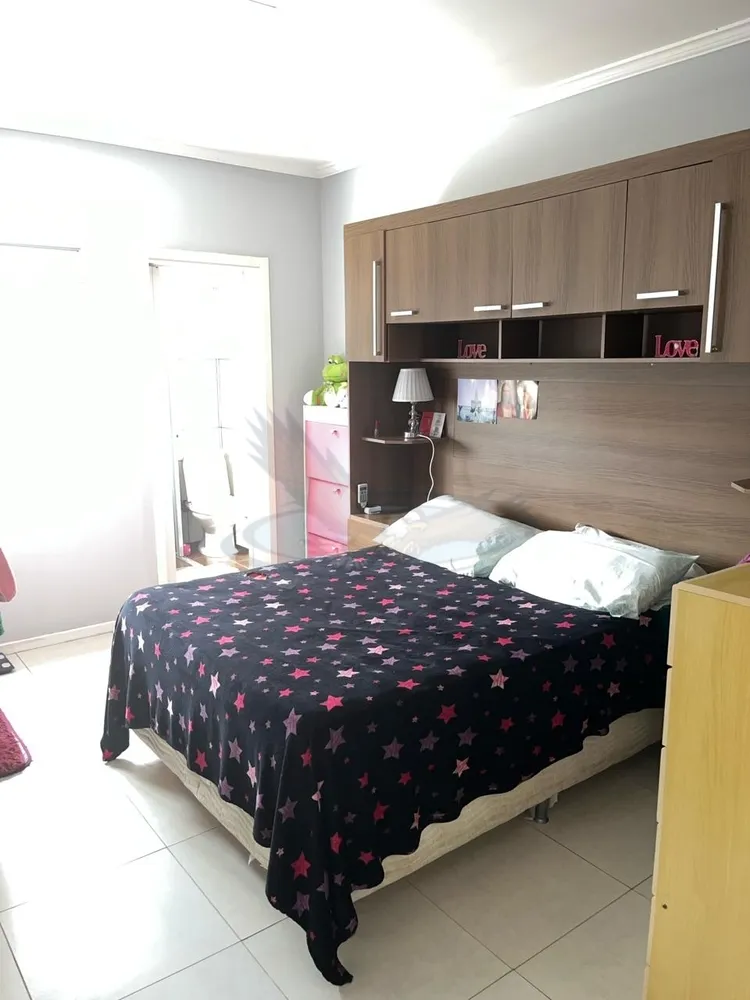 Casa, 4 quartos, 242 m² - Foto 8